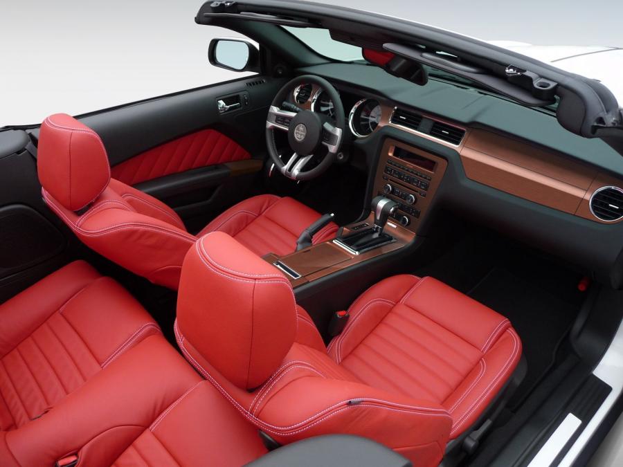 Интерьер Mitsuoka Galue Convertible 2007 года  (фото 5 из 6)